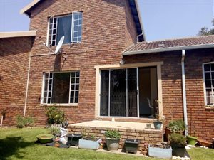 3 Bed Townhouse in Wilgeheuwel