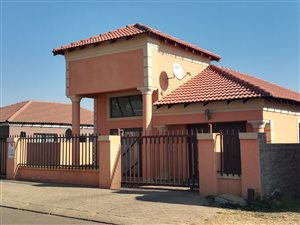 3 Bed House in Vanderbijlpark CE7