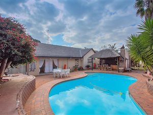 3 Bed House in Van Riebeeck Park
