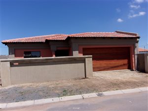 3 Bedroom House in Golden Gardens