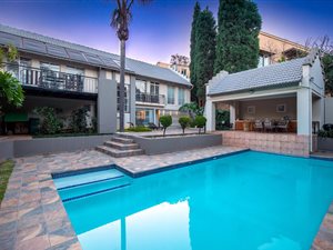 4 Bed House in Waterkloof Ridge