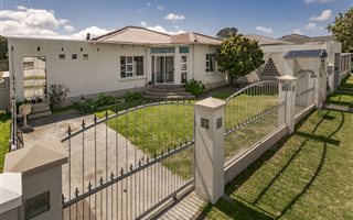 4 Bedroom House in Glenhurd