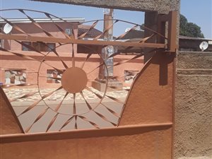 4 Bed House in Tembisa