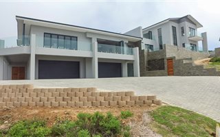 5 Bedroom House in Pinnacle Point Golf Estate