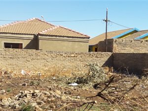 210 m² Land available in Lakeside