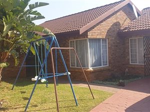 3 Bed House in Wierda Glen