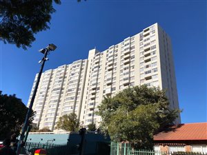 1.5 Bed Apartment in Bedford Gardens