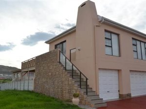 3 Bed House in Diaz Beach