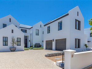 5 Bedroom House in Croydon Olive Estate