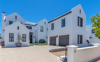 5 Bedroom House in Croydon Olive Estate