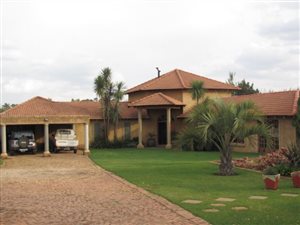 3.3 ha Farm in Tierpoort