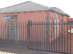 3 Bed House in Clarina