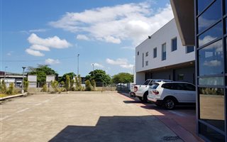 1951 m² Commercial space in Riverhorse Valley