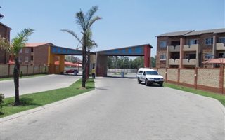 2 Bedroom Townhouse in Comet