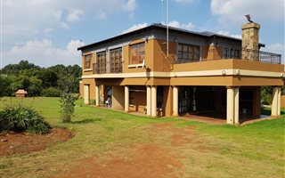 5 Bedroom House in Hartzenbergfontein