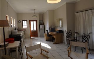 1 Bedroom Garden Cottage in Parkview