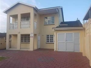 5 Bed House in Woodview
