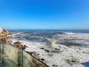 2 Bed Apartment in Bantry Bay
