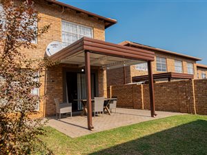 4 Bed House in Hazeldean (Silverlakes Surroundings)