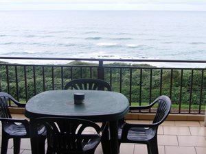 3 Bed Apartment in Amanzimtoti