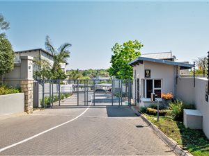 2 Bed Duplex in Craighall Park