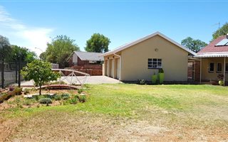 2 Bedroom House in Royldene