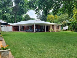 11 Bed House in Birnamwood