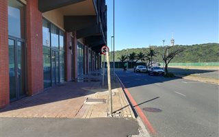382 m² Retail Space in Point