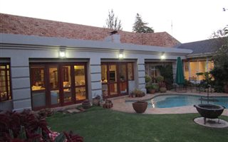 4 Bedroom House in Van Der Hoff Park