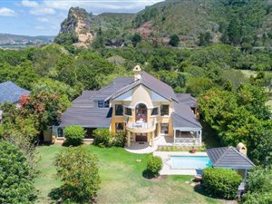 4 Bed House in Keurbooms River