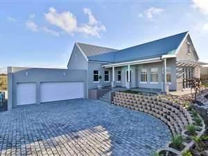 4 Bed House in Kingswood Golf Estate
