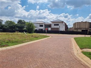899 m² Land available in Linksfield North