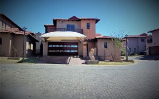 3 Bedroom House in Fleurdal