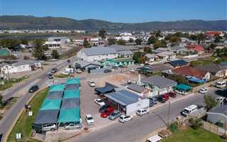 130 m² Commercial space in Knysna Central