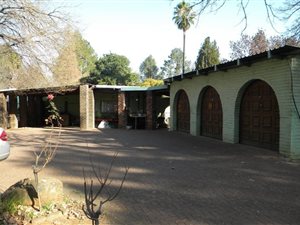 3 Bed House in Vandermerweskroon