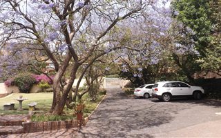 4 Bedroom House in Floracliffe