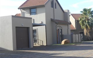 3 Bedroom Townhouse in Vanderbijlpark SE