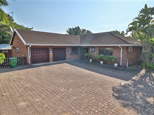 4 Bed House in Meerensee
