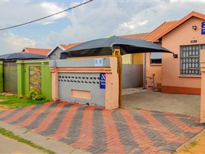 2 Bed House in Fleurhof