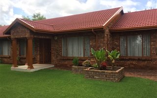 4 Bedroom House in Edelweiss