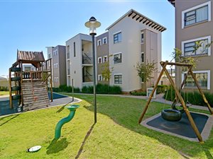 2 Bed Apartment in Dainfern Ridge
