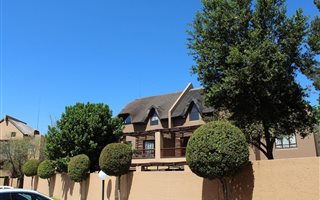 1 Bedroom Apartment in Pineslopes