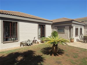 3 Bed House in Halfway House