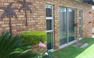 3 Bedroom House in Lindbergh Park
