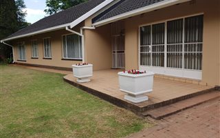 3 Bedroom House in Clubville