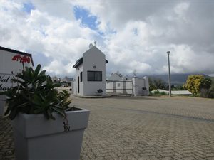 376 m² Land available in Berg En Dal