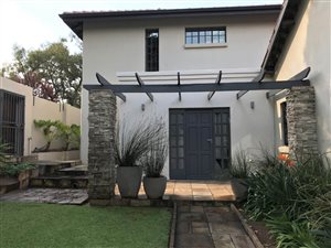 5 Bed House in Craighall Park