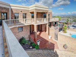 5 Bed House in Goedemoed