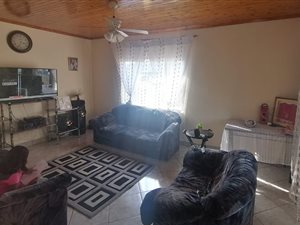 3 Bed House in Lennoxton