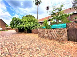 2 Bed Townhouse in Garsfontein